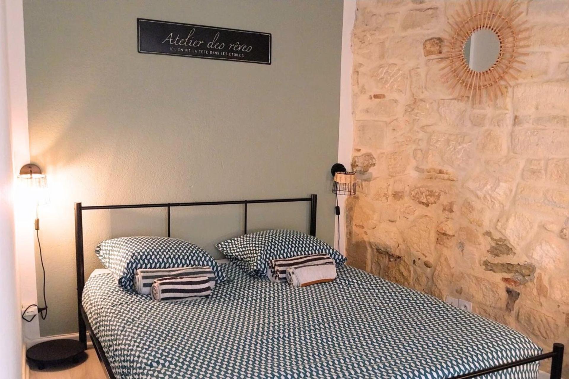 Immeuble 3 Apparts Centre Historique St Gilles Maisoncarreeconciergerie Saint-Gilles  Εξωτερικό φωτογραφία